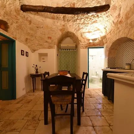 Trulli La Zisa * Fasano